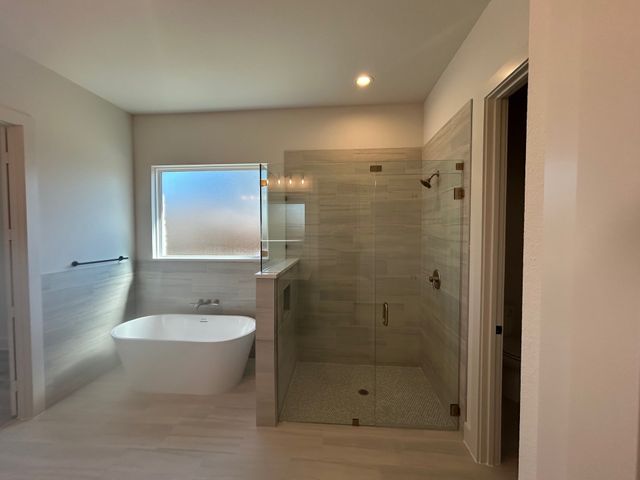 415 E Burks Street, Pilot Point, TX 76258