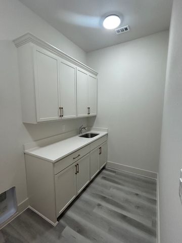 415 E Burks Street, Pilot Point, TX 76258