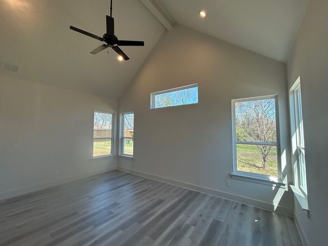 415 E Burks Street, Pilot Point, TX 76258