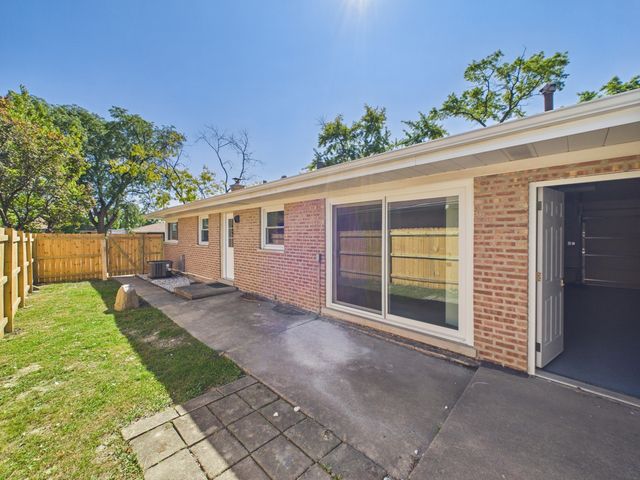 16712 Elm Street, South Holland, IL 60473