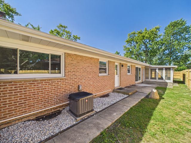 16712 Elm Street, South Holland, IL 60473