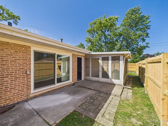 16712 Elm Street, South Holland, IL 60473