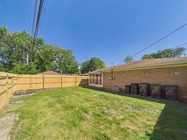 16712 Elm Street, South Holland, IL 60473