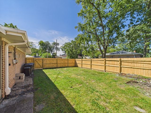 16712 Elm Street, South Holland, IL 60473