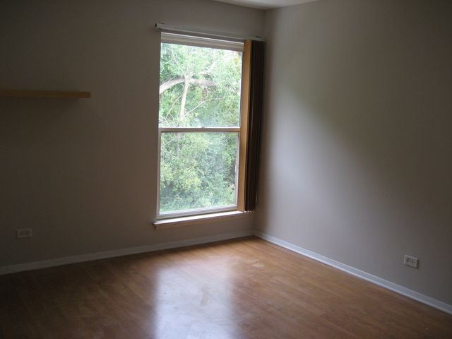 1980 Huntington Boulevard, Hoffman Estates, IL 60169