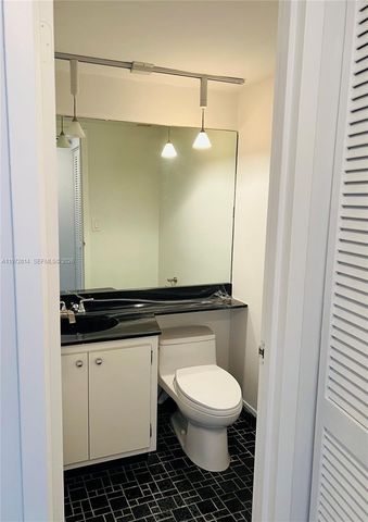 2333 Brickell Ave 308, Miami, FL 33129