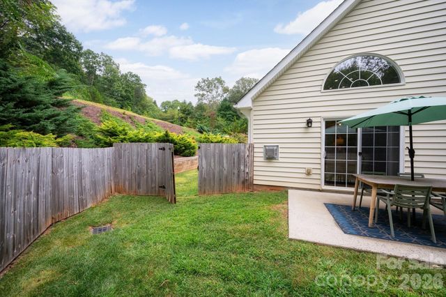 44 Viera Drive, Swannanoa, NC 28778