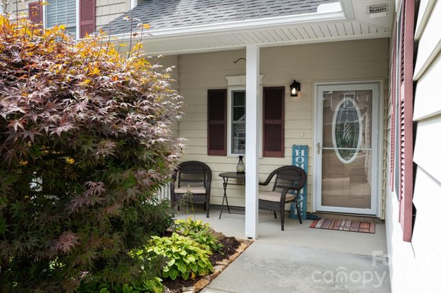 44 Viera Drive, Swannanoa, NC 28778