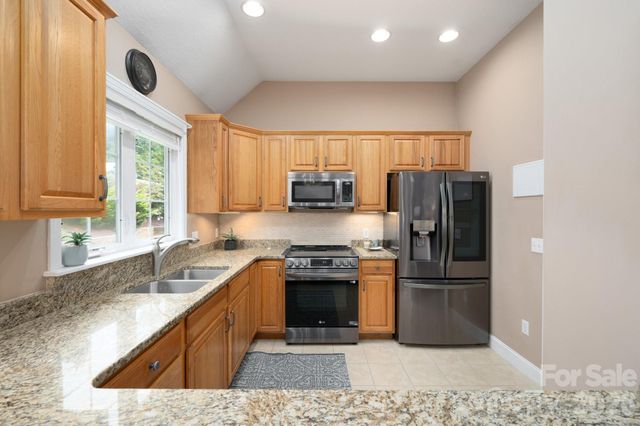 44 Viera Drive, Swannanoa, NC 28778