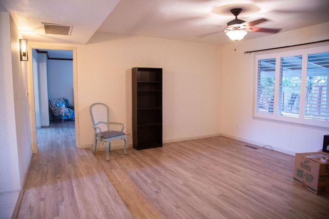 1208 Bristol Ct, Modesto, CA 95350