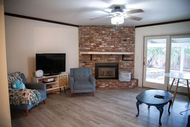 1208 Bristol Ct, Modesto, CA 95350