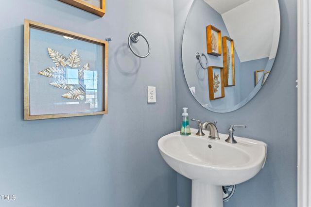 905 Ball Field Alley 106, Cary, NC 27511