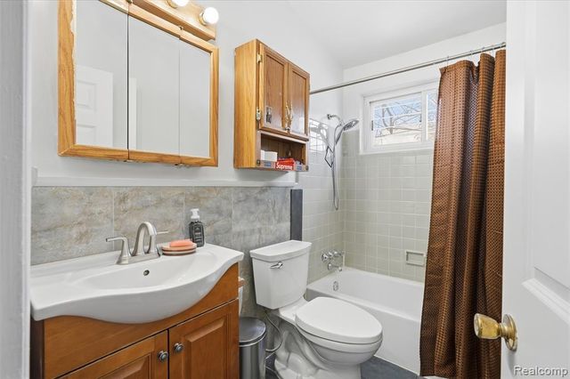 14530 Northfield Boulevard, Oak Park, MI 48237