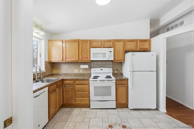 14530 Northfield Boulevard, Oak Park, MI 48237