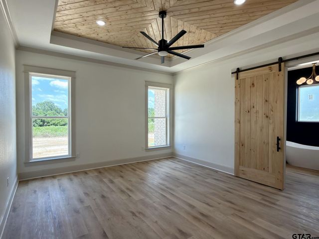 17038 Woodcrest Circle, Lindale, TX 75771