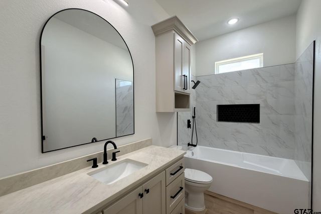 17038 Woodcrest Circle, Lindale, TX 75771