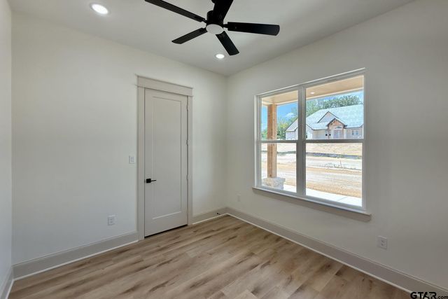 17038 Woodcrest Circle, Lindale, TX 75771