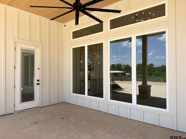 17038 Woodcrest Circle, Lindale, TX 75771