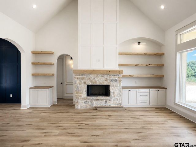17038 Woodcrest Circle, Lindale, TX 75771