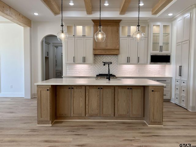 17038 Woodcrest Circle, Lindale, TX 75771