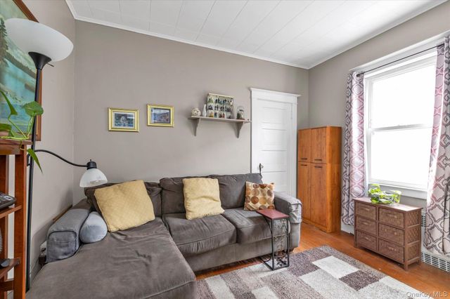 18 Derby Court, Malverne, NY 11565