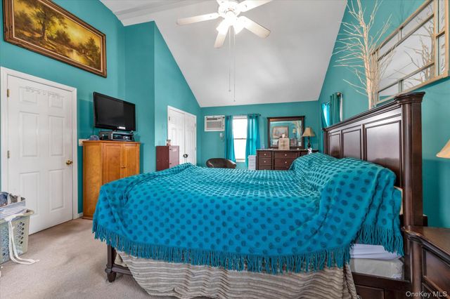 18 Derby Court, Malverne, NY 11565