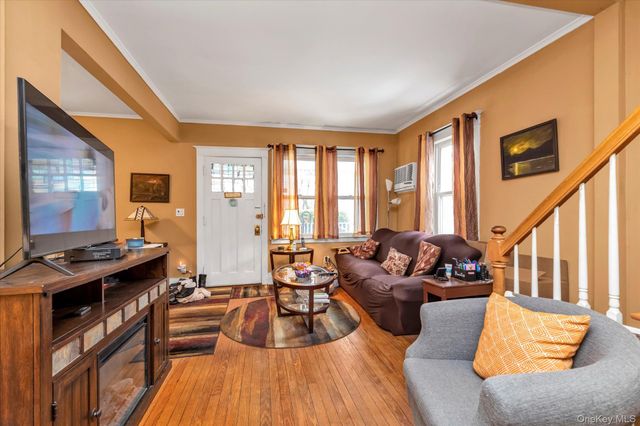 18 Derby Court, Malverne, NY 11565