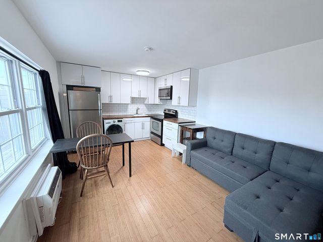 8 Wardwell Street APT 5, Stamford, CT 06902