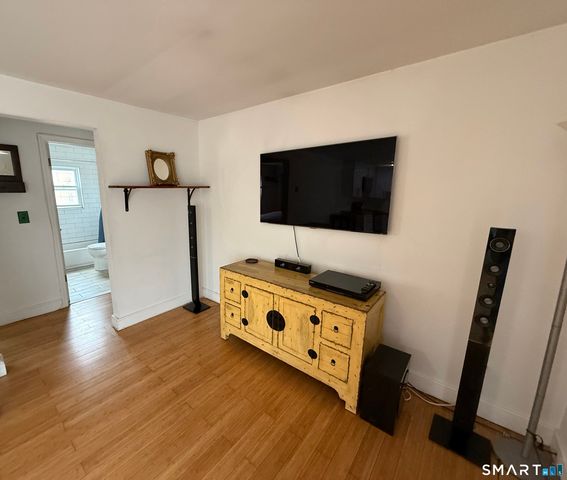 8 Wardwell Street APT 5, Stamford, CT 06902