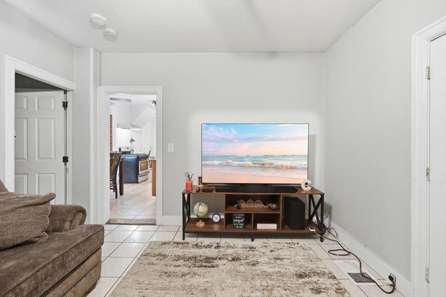 25 East St, Grafton, MA 01536
