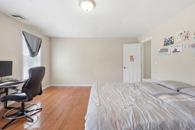 25 East St, Grafton, MA 01536