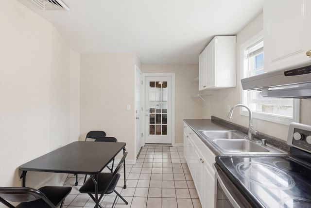 25 East St, Grafton, MA 01536