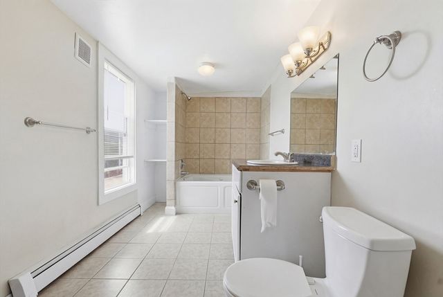 25 East St, Grafton, MA 01536