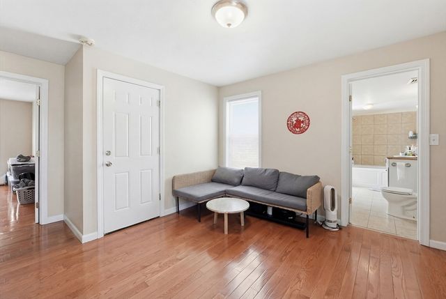 25 East St, Grafton, MA 01536