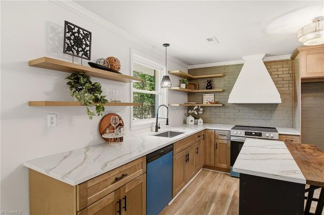 318 Anita Drive, Winston-salem, NC 27104