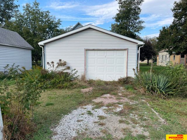 325 Crystal Street, Lyons, NE 68068