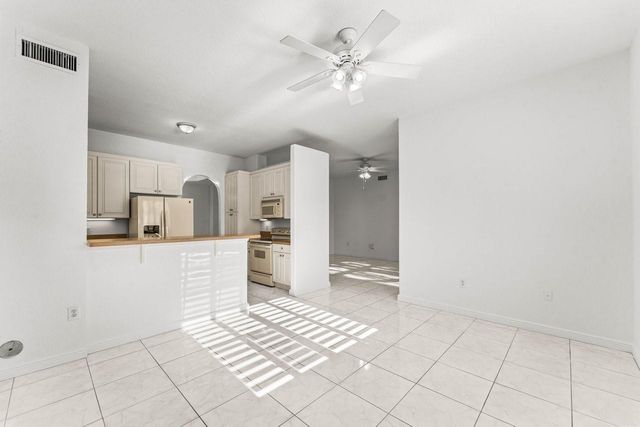 7832 E Exeter Boulevard 102, Tamarac, FL 33321