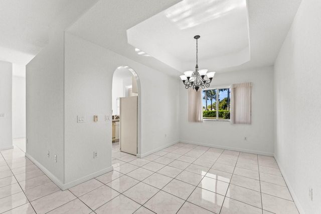 7832 E Exeter Boulevard 102, Tamarac, FL 33321