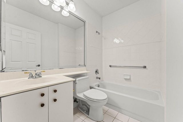 7832 E Exeter Boulevard 102, Tamarac, FL 33321