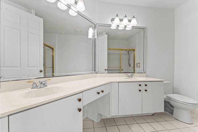 7832 E Exeter Boulevard 102, Tamarac, FL 33321