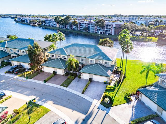 7832 E Exeter Boulevard 102, Tamarac, FL 33321