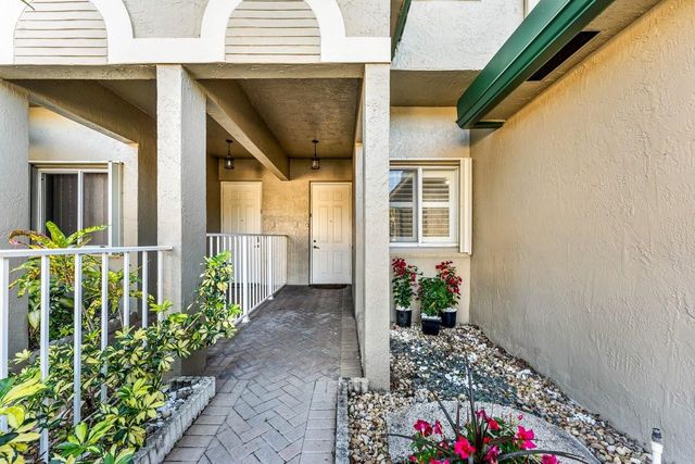 7832 E Exeter Boulevard 102, Tamarac, FL 33321