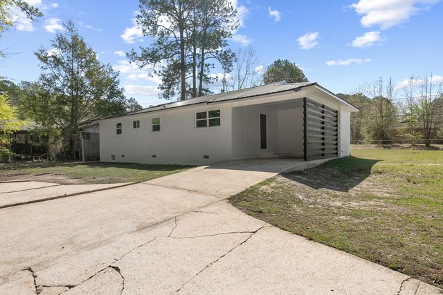 130 Young America Drive, Dothan, AL 36303