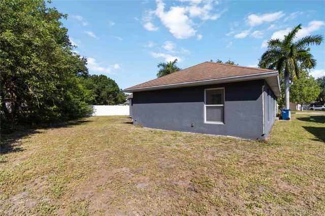6214 35TH AVENUE E, Palmetto, FL 34221
