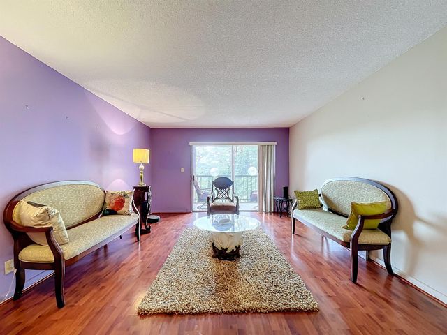 6080 NW 44th Street 408, Lauderhill, FL 33319