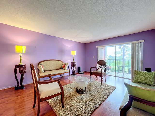 6080 NW 44th Street 408, Lauderhill, FL 33319