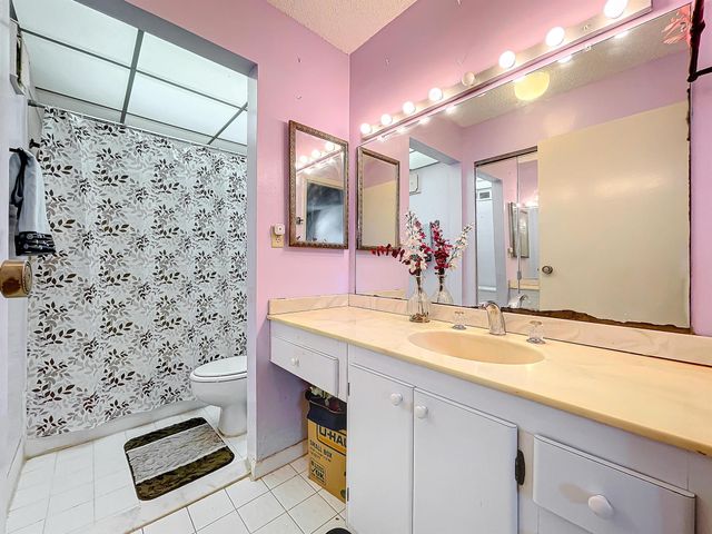 6080 NW 44th Street 408, Lauderhill, FL 33319