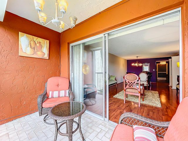 6080 NW 44th Street 408, Lauderhill, FL 33319