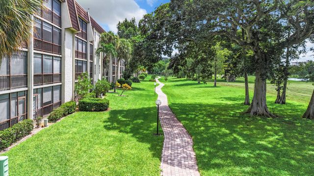 6080 NW 44th Street 408, Lauderhill, FL 33319