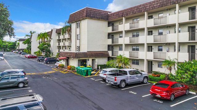 6080 NW 44th Street 408, Lauderhill, FL 33319